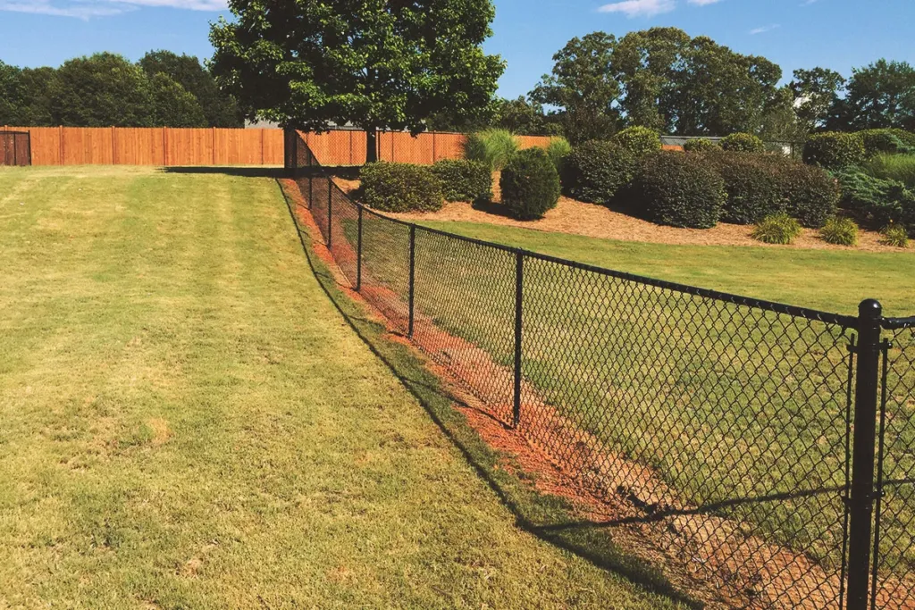 Fence chainlink black 01c