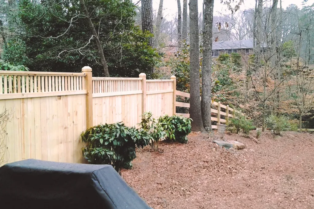 Fence wood priv pickettop 02a